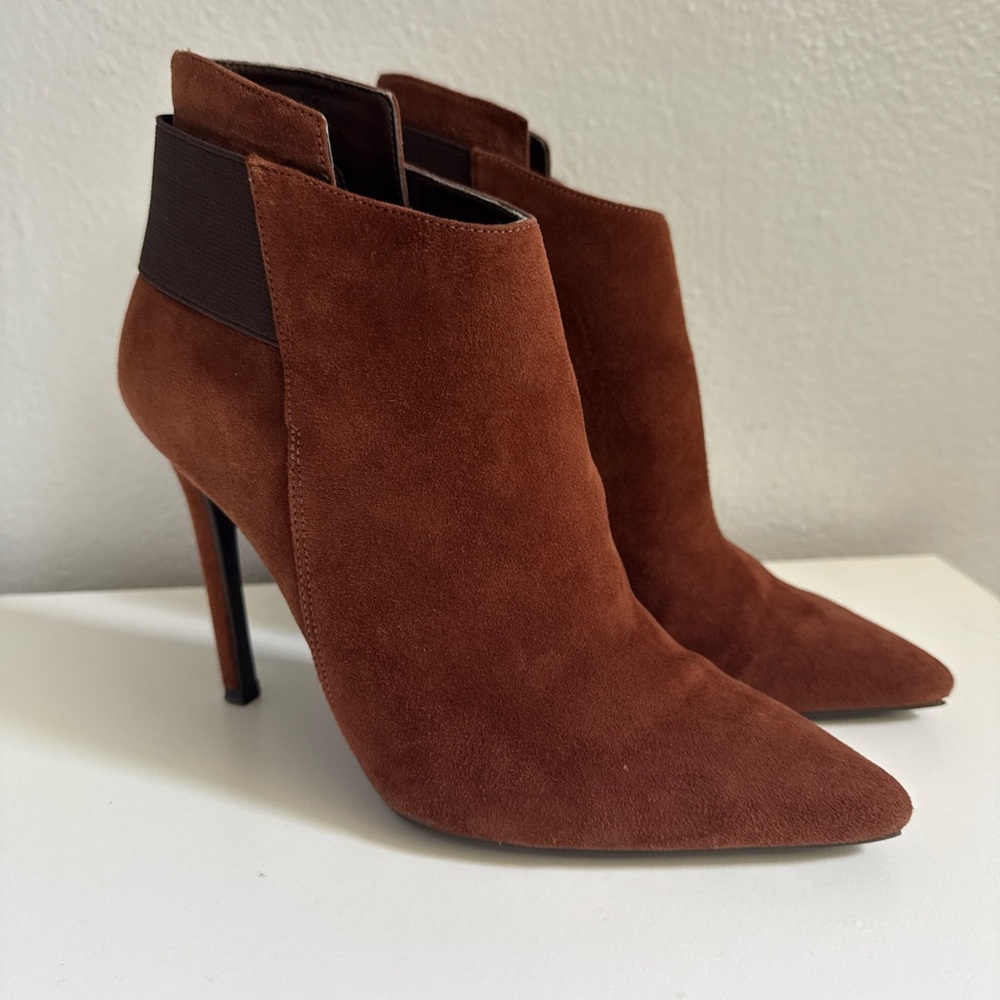 Guess Elegant Brown Suede Ankle Boots - Picture 1 of 14